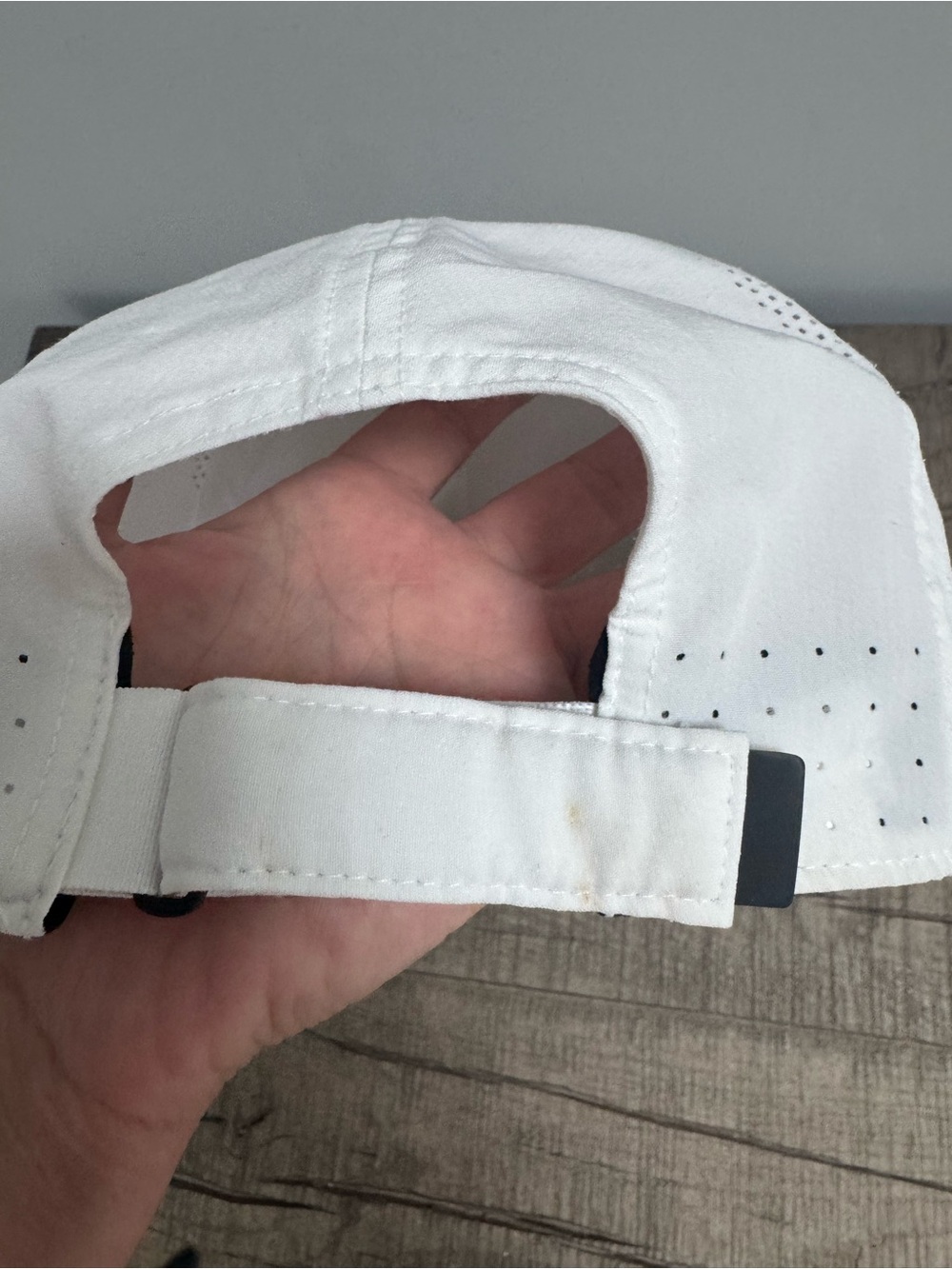 Nike White Cap with Black Swoosh - Perforated Dri-FIT O/S - Picture 4 of 6